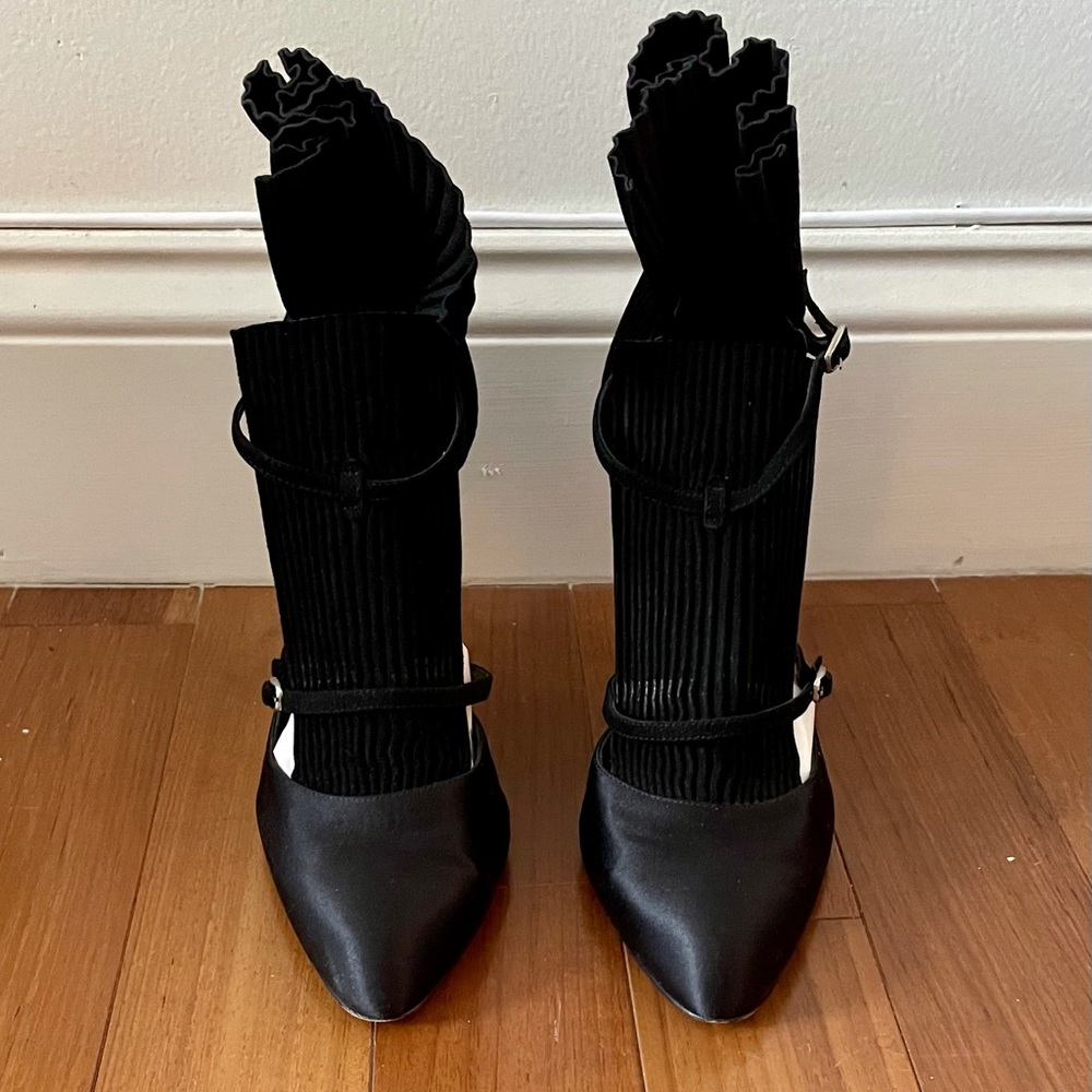 Authentic Manolo Blahnik Ruffled Pumps